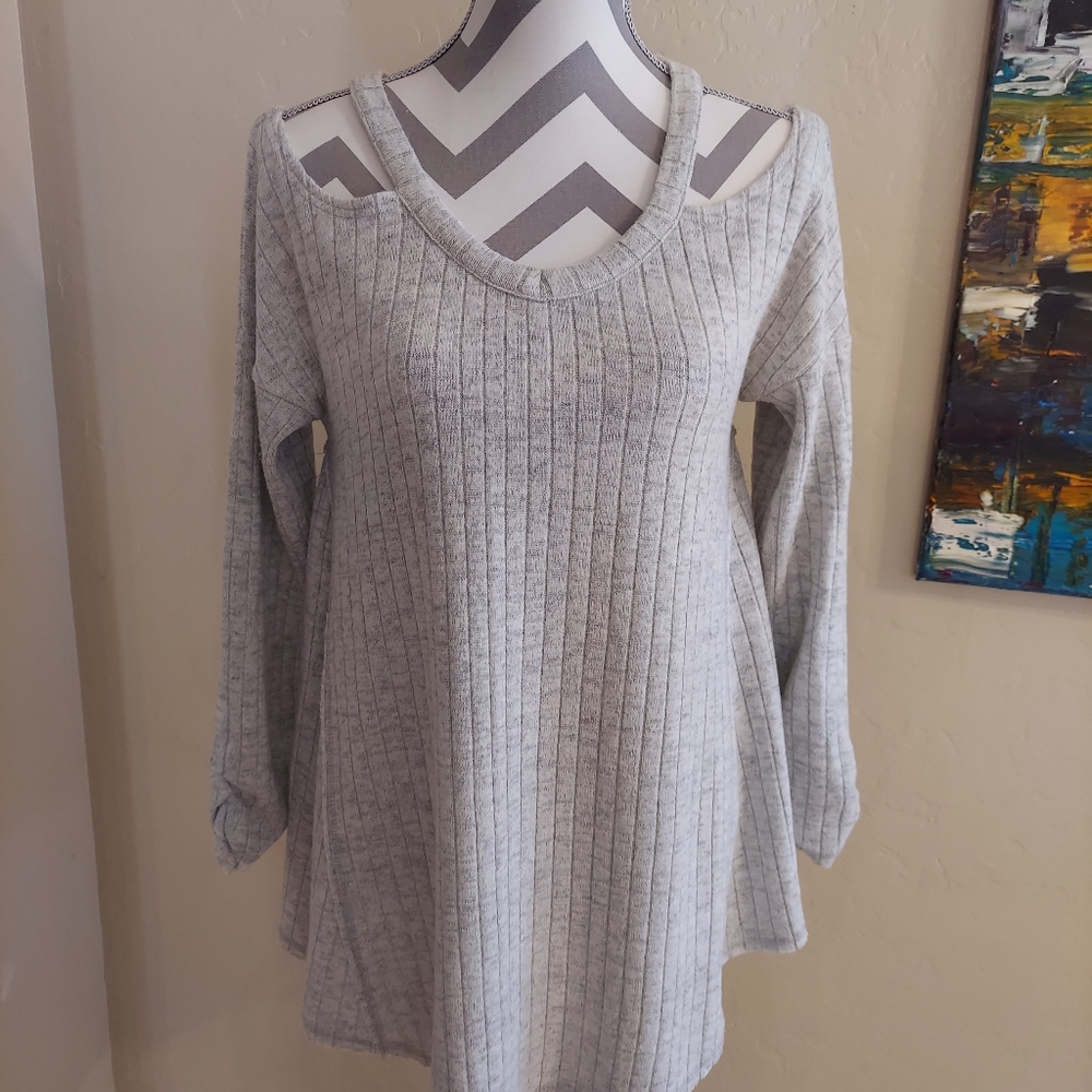 Umgee Open Sholder Sweater Size S